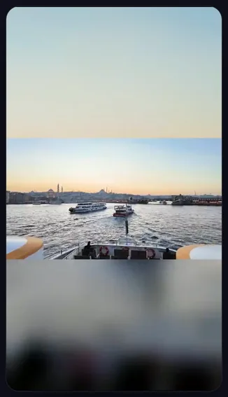 TikTok’ta görünüm benzetimi, Nexum ile: yatay video dikey karenin ortasında, üstü ve altı videonun bulanık kopyasıyla dolu